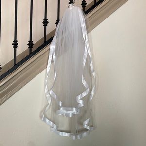 Two tier simple bridal veil bride wedding white piping trim